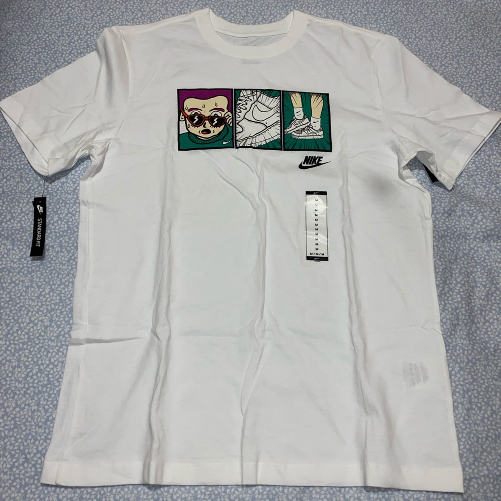 Mens Nike Graphic Tee